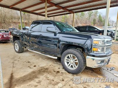 Czwarte zdjęcie samochodu z boku: 2015 CHEVROLET SILVERADO K1500 LT VIN:1GCVKREC2FZ380759 - miniatura