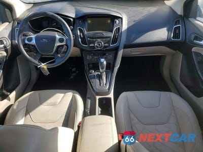 Zdjęcie 8 z 12 samochodu: 2017 FORD FOCUS BEV VIN:1FADP3R4XHL277789 - miniatura