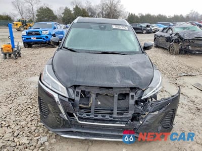 Piąte zdjęcie samochodu w środku: 2024 NISSAN KICKS SV VIN:3N1CP5CV9RL561023 - miniatura