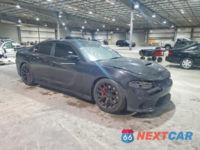 Czwarte zdjęcie samochodu z boku: 2016 DODGE CHARGER SRT 392 VIN:2C3CDXEJ1GH347858 - miniatura