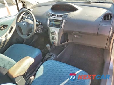 Zdjęcie 8 z 12 samochodu: 2007 TOYOTA YARIS VIN:JTDJT923275046000 - miniatura