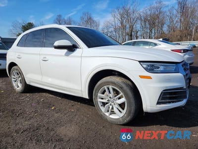 Czwarte zdjęcie samochodu z boku: 2020 AUDI Q5 PREMIUM VIN:WA1ANAFY2L2060776 - miniatura