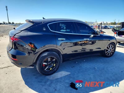 Trzecie zdjęcie samochodu z tyłu: 2017 MASERATI LEVANTE S VIN:ZN661YUA2HX226809 - miniatura