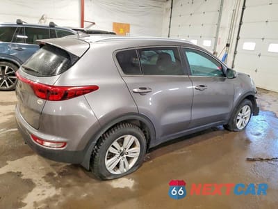 Trzecie zdjęcie samochodu z tyłu: 2017 KIA SPORTAGE LX VIN:KNDPMCAC8H7240168 - miniatura