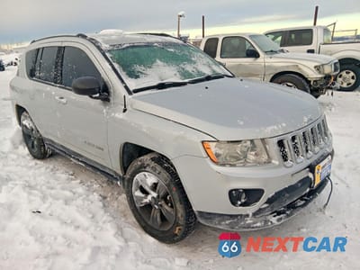 Czwarte zdjęcie samochodu z boku: 2012 JEEP COMPASS LATITUDE VIN:1C4NJDEB1CD502078 - miniatura