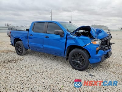 Czwarte zdjęcie samochodu z boku: 2022 CHEVROLET SILVERADO C1500 CUSTOM VIN:1GCPABEK3NZ567856 - miniatura