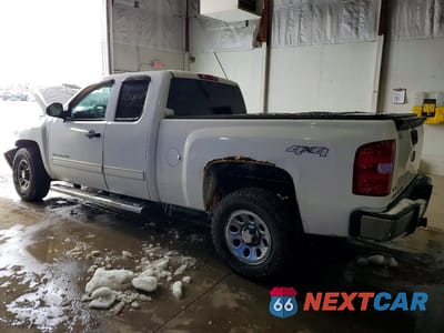 Drugie zdjęcie samochodu z przodu: 2011 CHEVROLET SILVERADO K1500 LS VIN:1GCRKREAXBZ167830 - miniatura