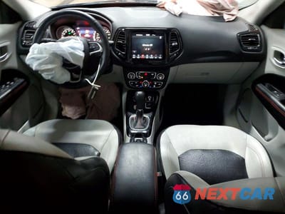 Zdjęcie 8 z 13 samochodu: 2019 JEEP COMPASS LIMITED VIN:3C4NJDCB6KT656393 - miniatura