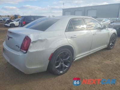 Trzecie zdjęcie samochodu z tyłu: 2021 CHRYSLER 300 S VIN:2C3CCABGXMH545598 - miniatura