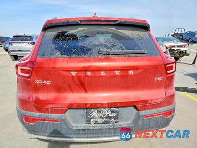Zdjęcie 6 z 14 samochodu: 2021 VOLVO XC40 T5 MOMENTUM VIN:YV4162UK8M2419697 - miniatura