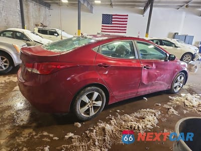 Trzecie zdjęcie samochodu z tyłu: 2013 HYUNDAI ELANTRA GLS VIN:5NPDH4AE2DH448342 - miniatura