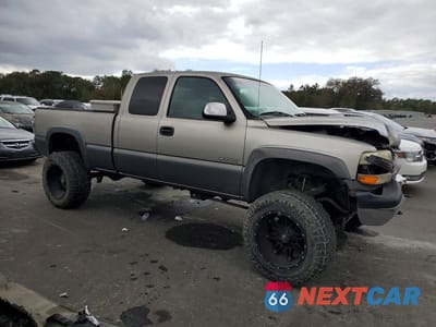 Czwarte zdjęcie samochodu z boku: 2000 CHEVROLET SILVERADO K2500 VIN:1GCGK29U0YE271343 - miniatura