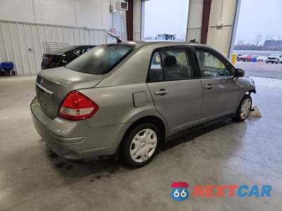Trzecie zdjęcie samochodu z tyłu: 2010 NISSAN VERSA 1.8 S VIN:3N1BC1AP3AL369430 - miniatura