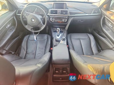 Zdjęcie 8 z 11 samochodu: 2018 BMW 320 I VIN:WBA8A9C59JAH14202 - miniatura