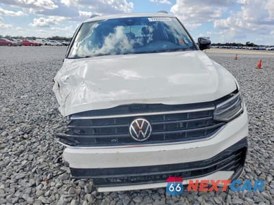 Piąte zdjęcie samochodu w środku: 2022 VOLKSWAGEN TIGUAN SE R-LINE BLACK VIN:3VVCB7AX7NM073982 - miniatura