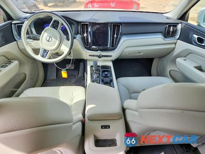 Zdjęcie 8 z 12 samochodu: 2023 VOLVO XC60 CORE VIN:YV4L12RV5P1239713 - miniatura