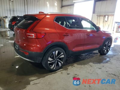 Trzecie zdjęcie samochodu z tyłu: 2024 VOLVO XC40 PLUS VIN:YV4L12UE3R2214037 - miniatura