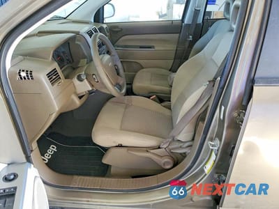 Zdjęcie 7 z 12 samochodu: 2010 JEEP COMPASS VIN:1J8FT47W07D204313 - miniatura