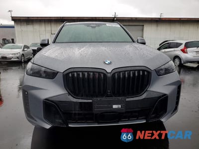 Piąte zdjęcie samochodu w środku: 2025 BMW X5 VIN:5UX13EU06S9W85699 - miniatura