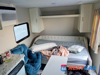 Piąte zdjęcie samochodu w środku: 2019 KEYSTONE SPRINGDALE CAMPER VIN:4YDT17010KW106375 - miniatura