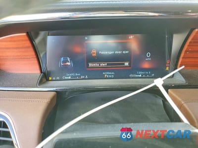 Zdjęcie 9 z 12 samochodu: 2024 LINCOLN NAVIGATOR RESERVE VIN:5LMJJ2LG6REL01354 - miniatura