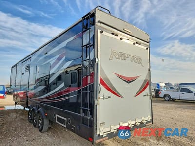 Trzecie zdjęcie samochodu z tyłu: 2016 KEYSTONE RAPTOR CAMPER VIN:4YDF3983XGR800456 - miniatura