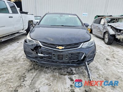 Piąte zdjęcie samochodu w środku: 2018 CHEVROLET CRUZE LT VIN:1G1BE5SM6J7109345 - miniatura
