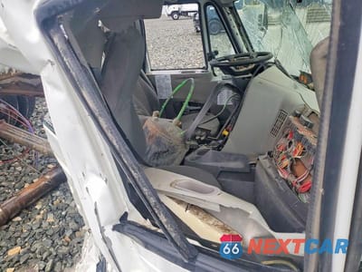 Piąte zdjęcie samochodu w środku: 2016 INTERNATIONAL PROSTAR VIN:1HSDJAPR6GH218259 - miniatura