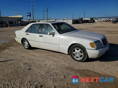 Czwarte zdjęcie samochodu z boku: 1999 MERCEDES-BENZ S-CLASS VIN:WDBGA32G9XA419734 - miniatura