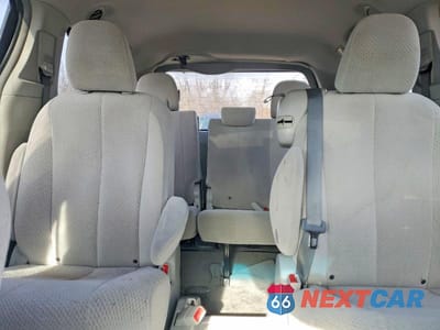 Zdjęcie 10 z 13 samochodu: 2012 TOYOTA SIENNA LE 8-PASSENGER VIN:5TDKK3DC5CS245807 - miniatura