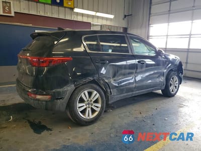 Trzecie zdjęcie samochodu z tyłu: 2017 KIA SPORTAGE LX VIN:KNDPMCAC1H7254283 - miniatura