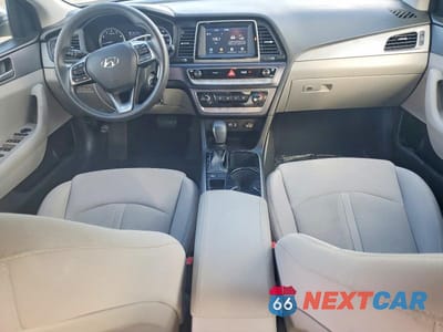 Zdjęcie 8 z 11 samochodu: 2019 HYUNDAI SONATA SE VIN:5NPE24AF5KH762255 - miniatura