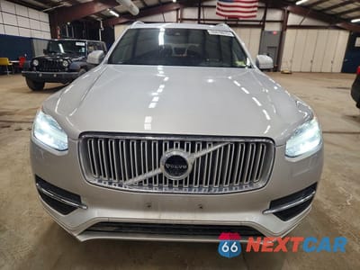 Piąte zdjęcie samochodu w środku: 2018 VOLVO XC90 T6 VIN:YV4A22PL0J1364339 - miniatura