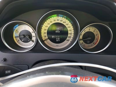 Zdjęcie 9 z 12 samochodu: 2014 MERCEDES-BENZ C 250 VIN:WDDGF4HB5ER308865 - miniatura