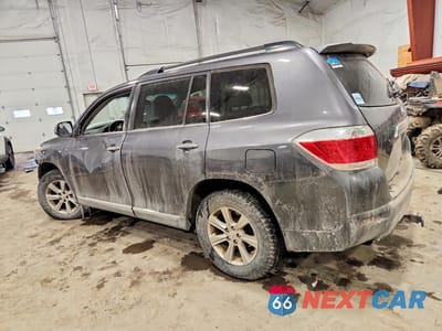 Drugie zdjęcie samochodu z przodu: 2011 TOYOTA HIGHLANDER BASE VIN:5TDBK3EH0BS052750 - miniatura