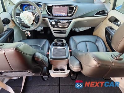 Zdjęcie 8 z 12 samochodu: 2023 CHRYSLER PACIFICA TOURING L VIN:2C4RC1BG3PR505609 - miniatura