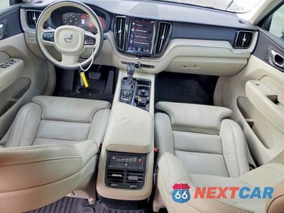 Zdjęcie 8 z 12 samochodu: 2018 VOLVO XC60 T6 VIN:LYVA22RL9JB087716 - miniatura
