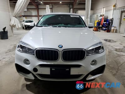 Piąte zdjęcie samochodu w środku: 2019 BMW X6 XDRIVE35I VIN:5UXKU2C5XK0Z62954 - miniatura