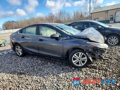 Czwarte zdjęcie samochodu z boku: 2016 CHEVROLET CRUZE L MA VIN:1G1BE5SM4G7302893 - miniatura
