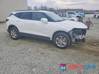 Czwarte zdjęcie samochodu z boku: 2019 CHEVROLET BLAZER 2LT VIN:3GNKBGRS8KS690986 - miniatura