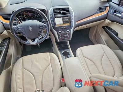 Zdjęcie 8 z 12 samochodu: 2018 LINCOLN MKC SELECT VIN:5LMCJ2C9XJUL30344 - miniatura