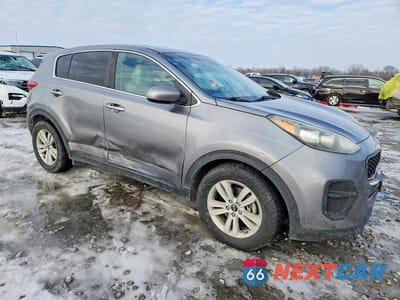 Czwarte zdjęcie samochodu z boku: 2017 KIA SPORTAGE LX VIN:KNDPM3AC7H7096919 - miniatura