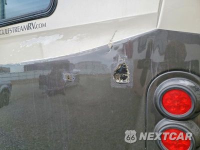 Zdjęcie 9 z 10 samochodu: 2007 FREIGHTLINER CHASSIS M RV VIN:4UZACLBW06CX25616 - miniatura