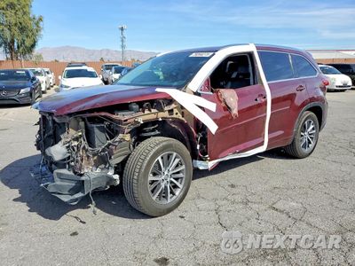 2018 TOYOTA HIGHLANDER XLE 5TDKZRFH9JS242719 - główne zdjęcie licytacji z USA - miniatura