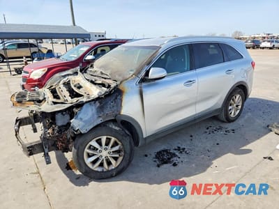 2016 KIA SORENTO LX 5XYPG4A35GG061360 - główne zdjęcie licytacji z USA - miniatura