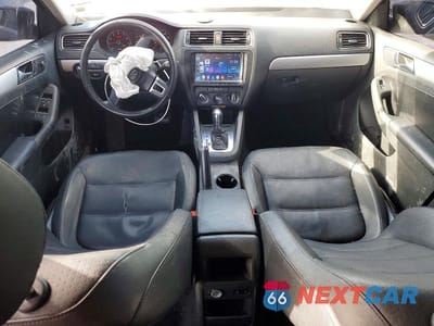 Zdjęcie 8 z 12 samochodu: 2013 VOLKSWAGEN JETTA VIN:3VWDP7AJ3DM367200 - miniatura