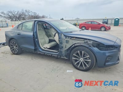 Czwarte zdjęcie samochodu z boku: 2021 VOLVO S60 T5 R-DESIGN VIN:7JR102FZXMG112163 - miniatura