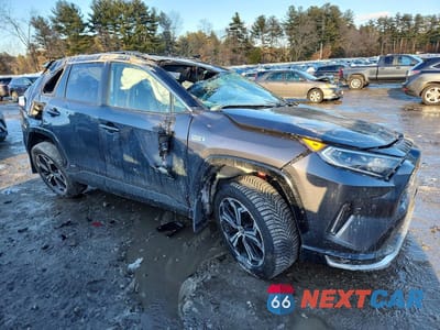 Czwarte zdjęcie samochodu z boku: 2021 TOYOTA RAV4 PRIME XSE VIN:JTMFB3FV4MD035664 - miniatura