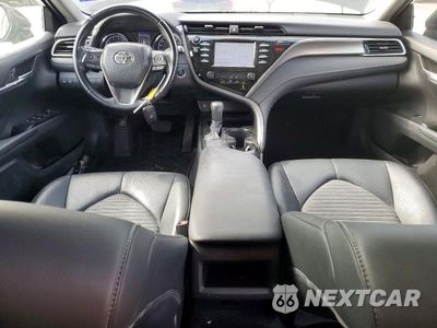 Zdjęcie 8 z 11 samochodu: 2018 TOYOTA CAMRY L VIN:4T1B11HK7JU156155 - miniatura