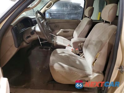 Zdjęcie 7 z 11 samochodu: 2002 TOYOTA TACOMA XTRACAB VIN:5TEVL52N32Z120641 - miniatura